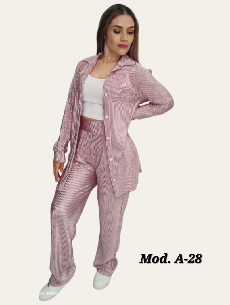 CONJUNTO A-28 LILA UNITALLA (30 A 34).